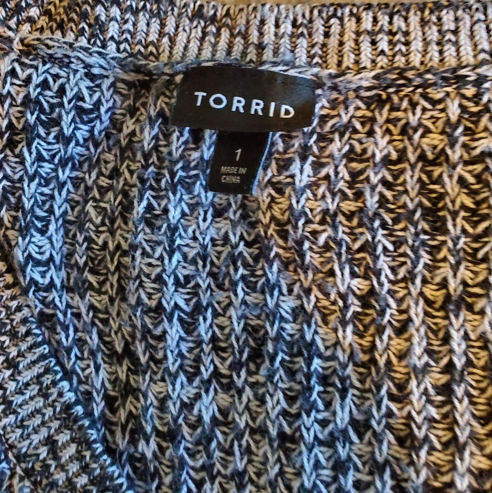 Torrid black and white tunic sweater